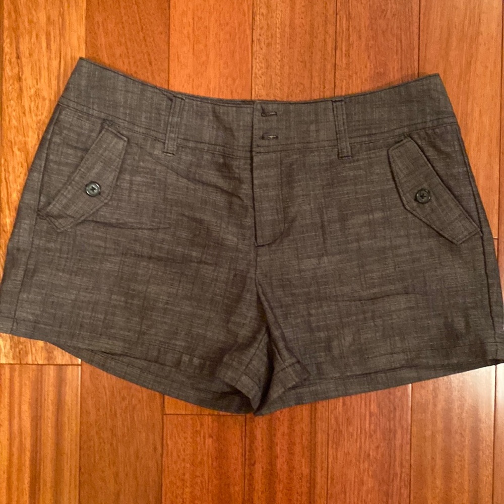 Black/gray linen short